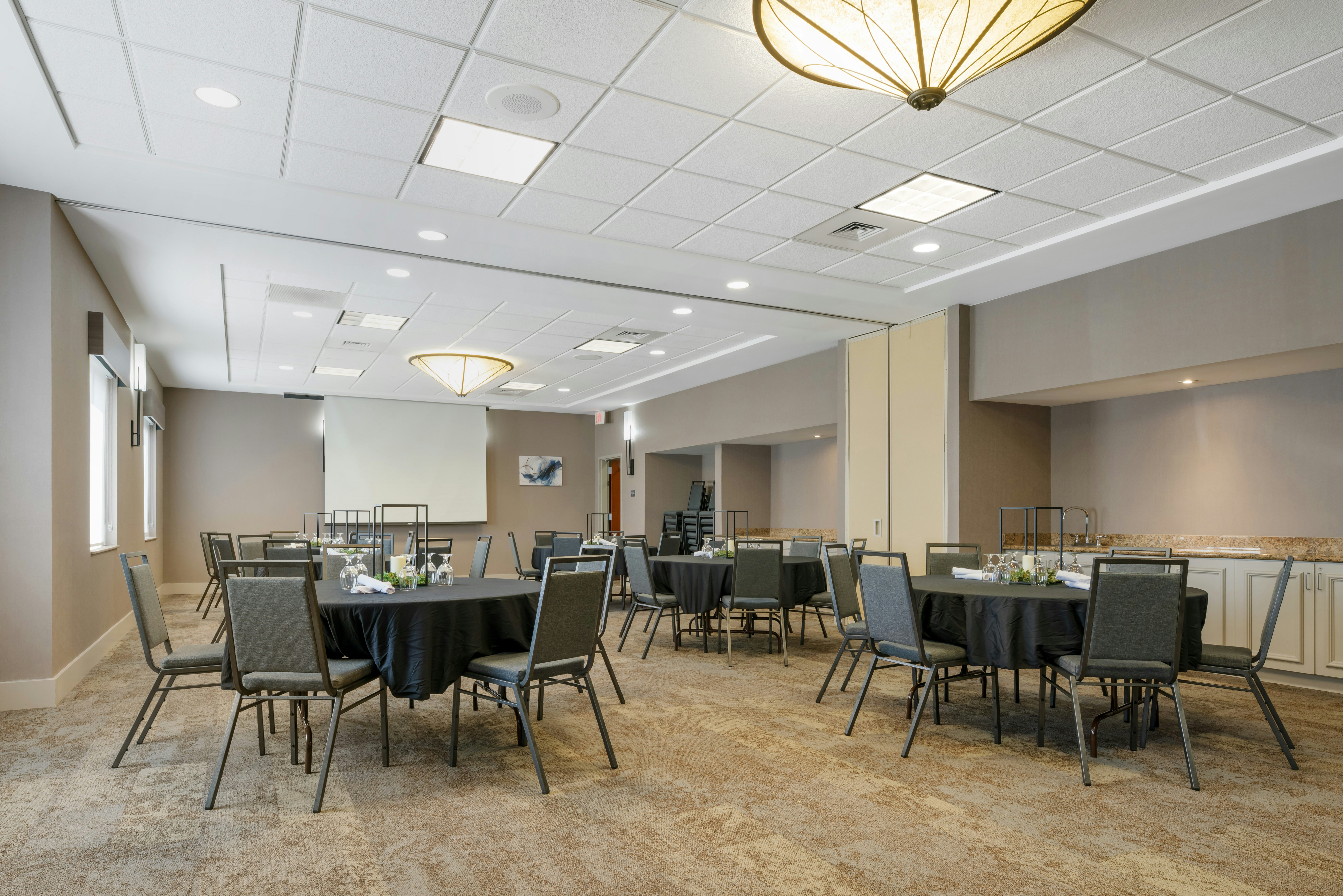 Hilton Garden Inn Oconomowoc 65/74
