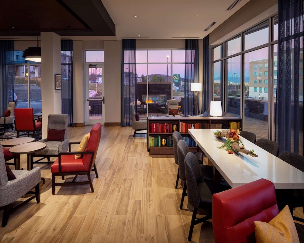 Hyatt Place Harrisonburg 30/44
