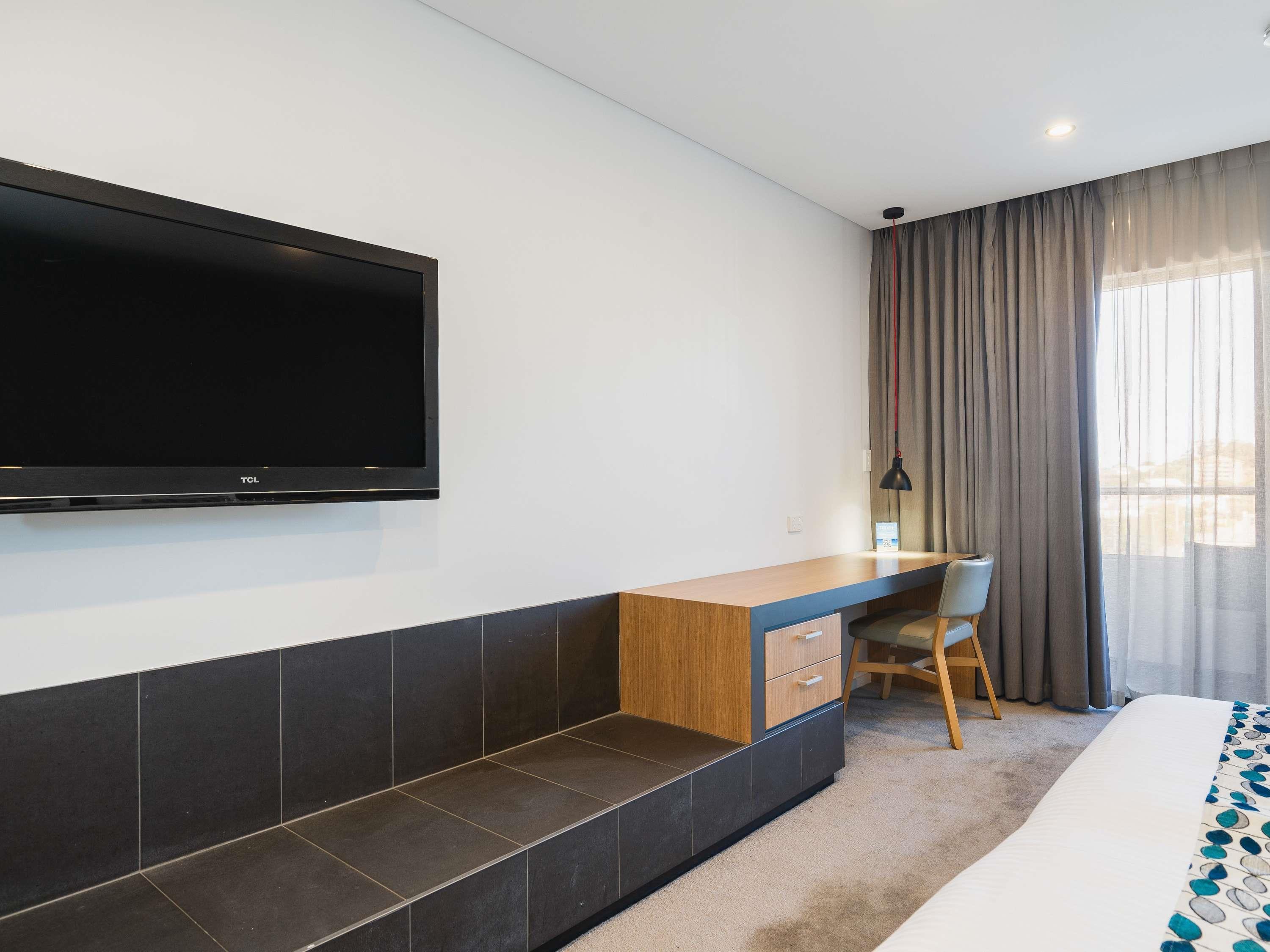 Deluxe, King Bed, City Side، Mantra Bunbury 5/6