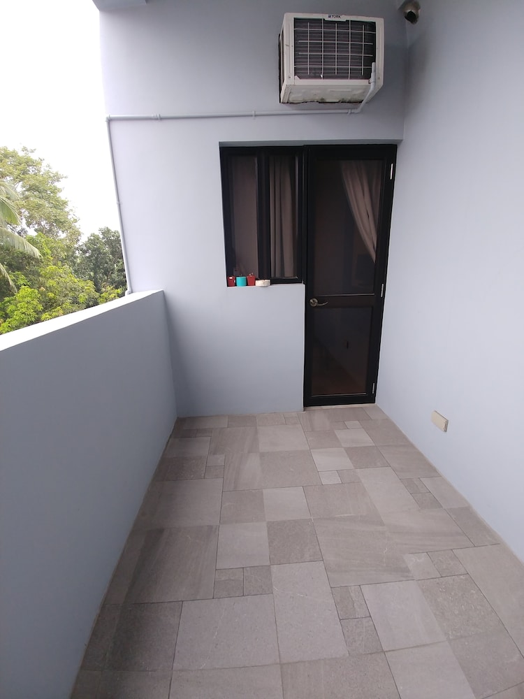 Bed+Bath Serviced Suites 6/66