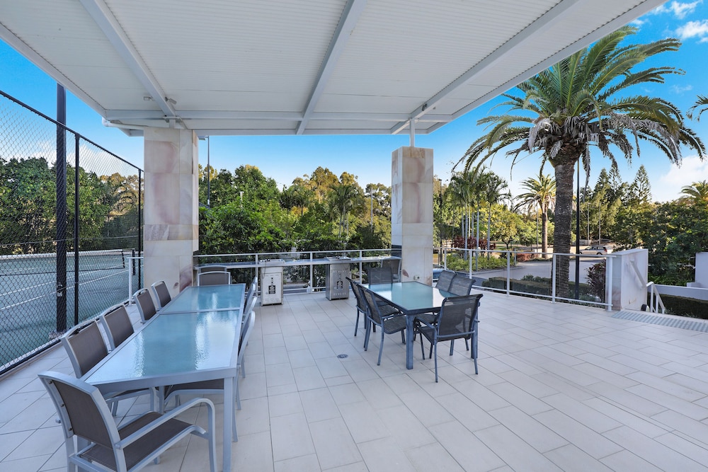 Pelican Waters Resort 32/68