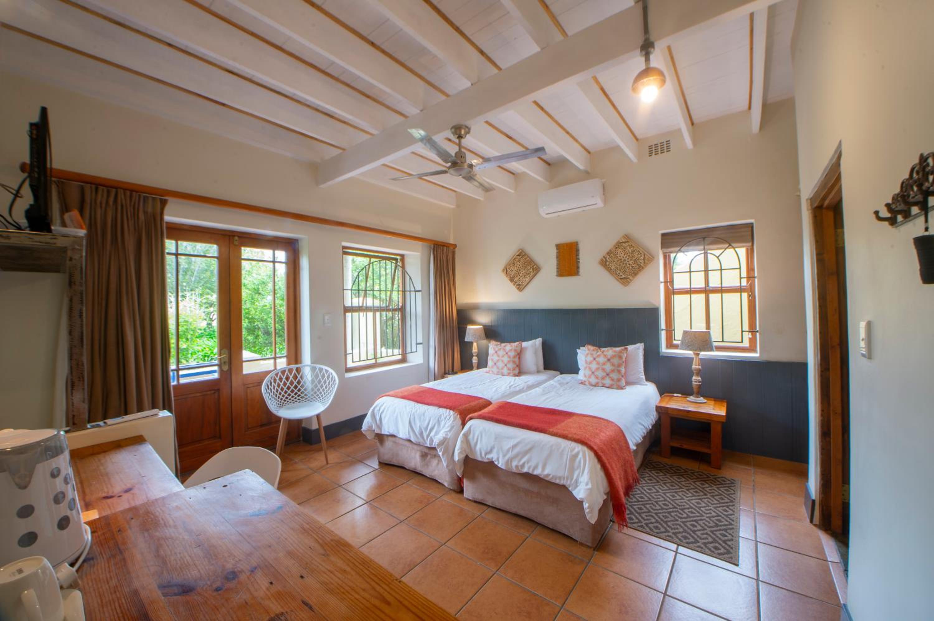Room, Twin Beds