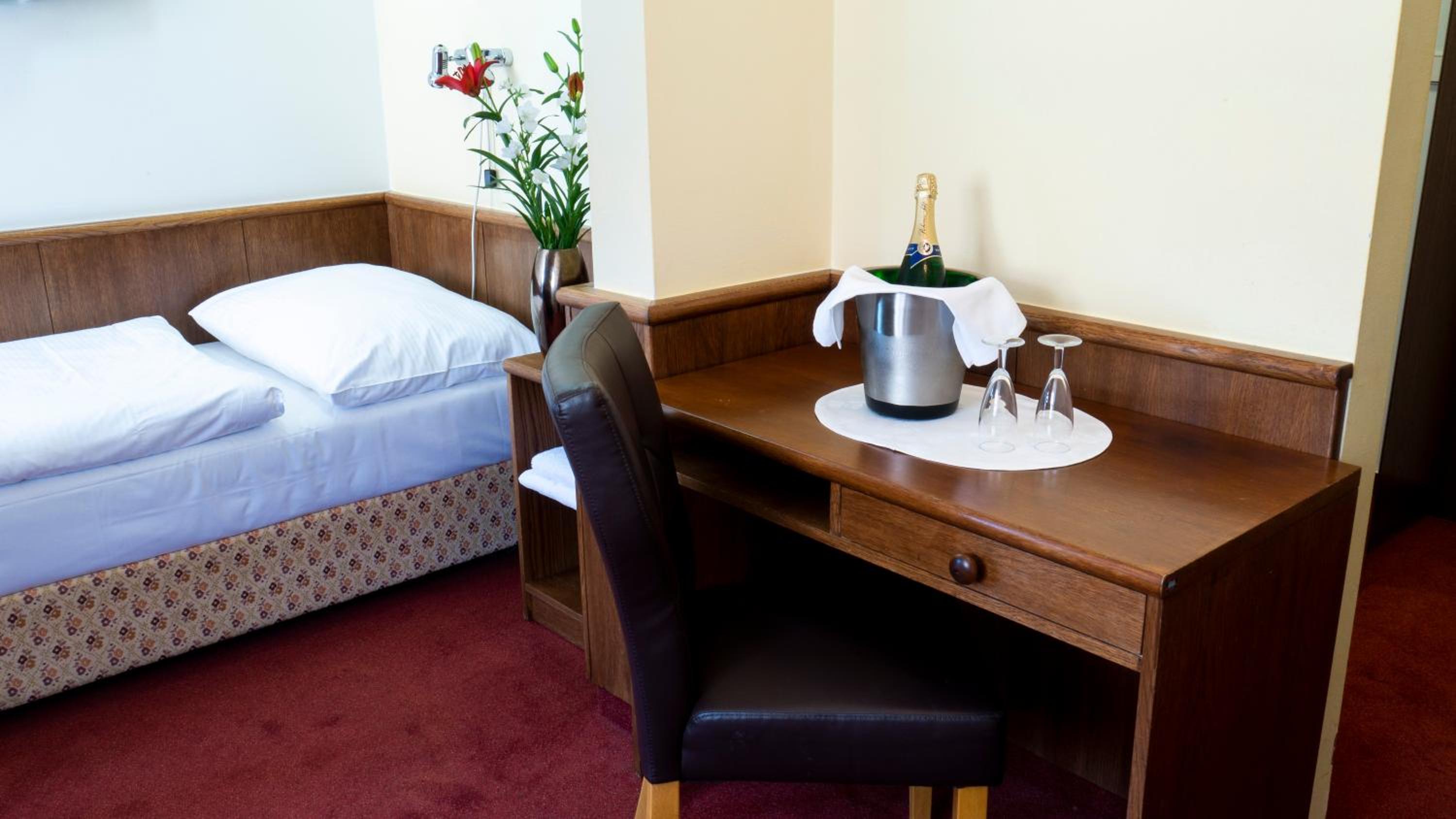 Floret Hotel 14/50