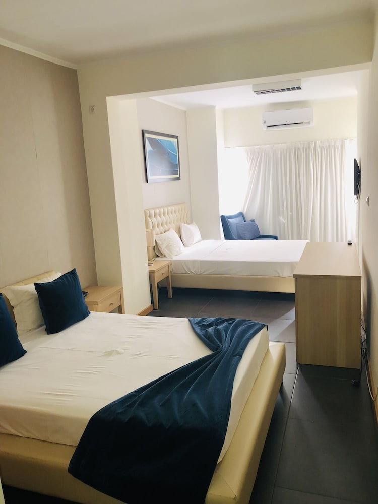 Vivi Hotel 11/45