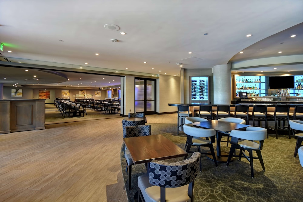 DoubleTree by Hilton Hotel Pleasanton at the Club 45/70