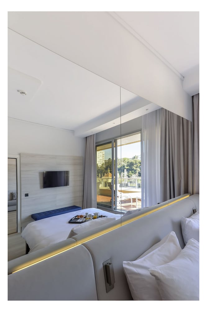 RADISSON BLU NICE 47/75
