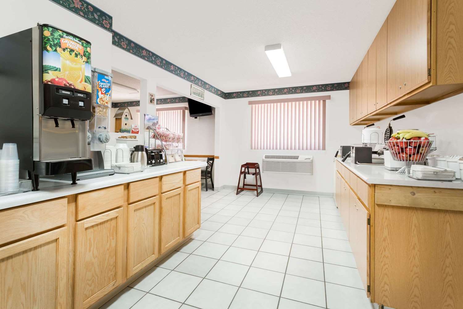 Super 8 By Wyndham Ogallala 3/7
