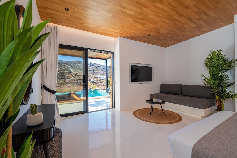 Ftelia Black Villas 36/50