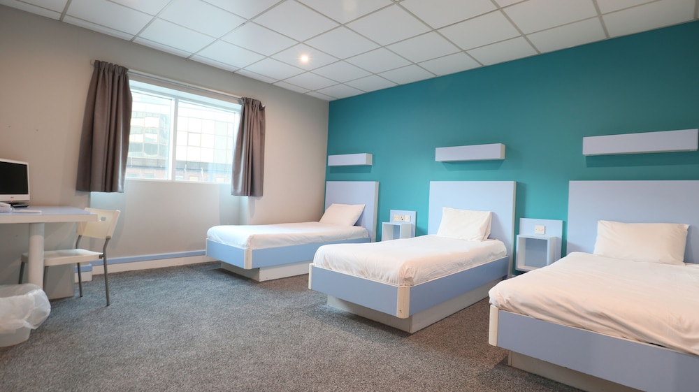 Cardiff Bute Terrace Hotel 12/44