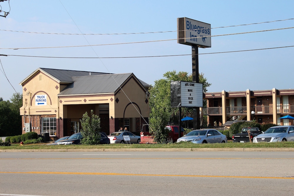 Bluegrass Inn 8/51