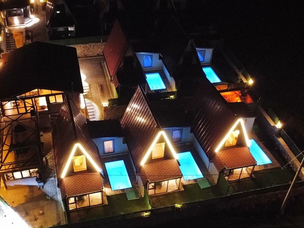 Patya Bungalov 1/50