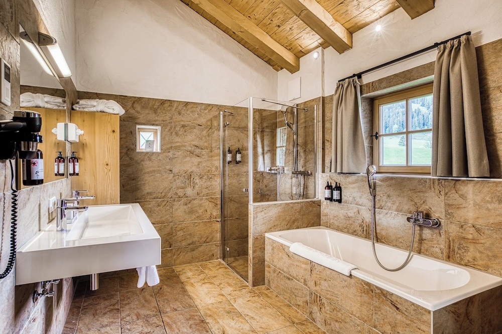 2 Bedrooms, Superior, Chalet, 1 Double and 1 Single Bed, Bunk Bed, Private Spa، Puradies 3/5