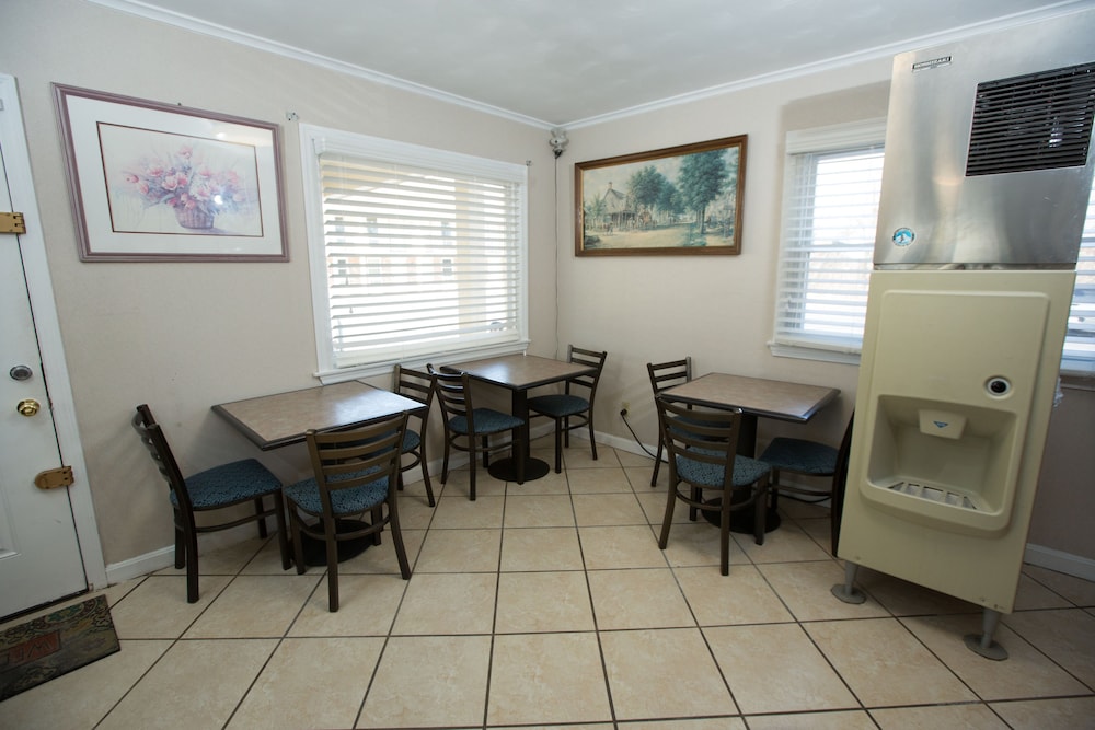 Econo Lodge Sturbridge Route 20 42/49