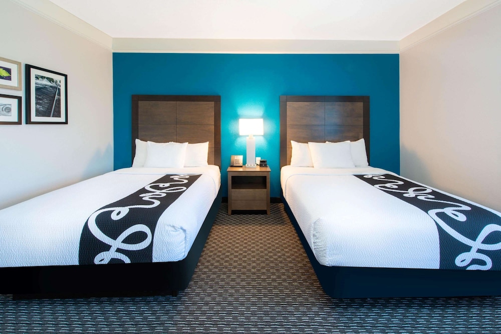 La Quinta Inn & Suites by Wyndham Tampa Brandon Regency Park 27/49