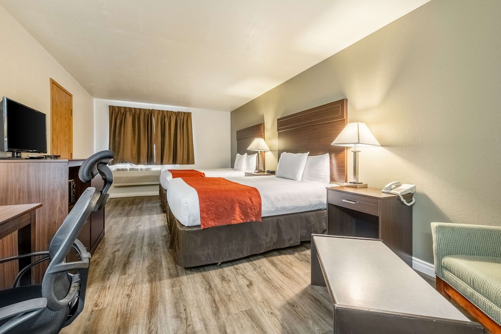 Econo Lodge Washington Harbor 10/30