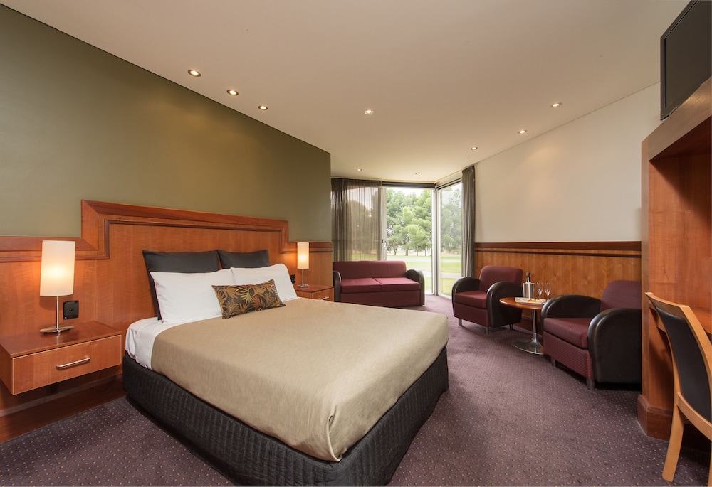 Renmark Country Club 24/48
