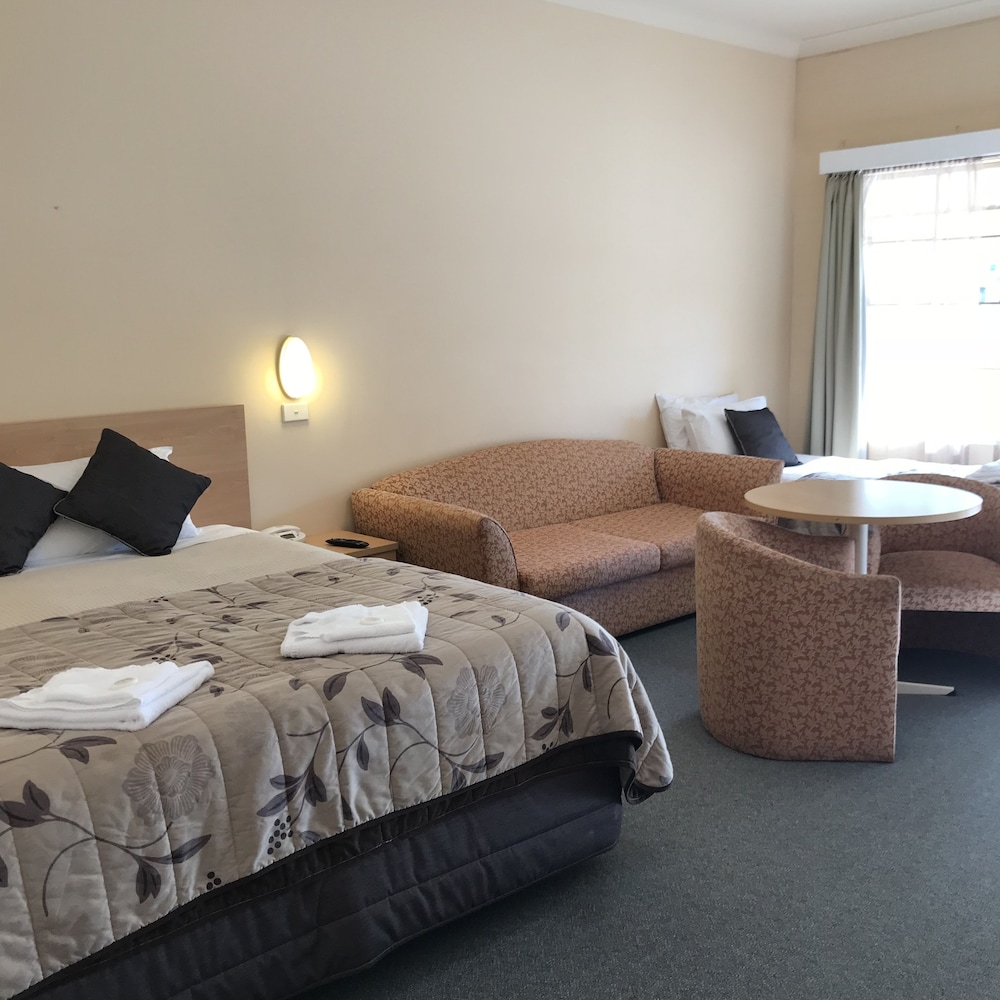 Country Gardens Motor Inn 14/33
