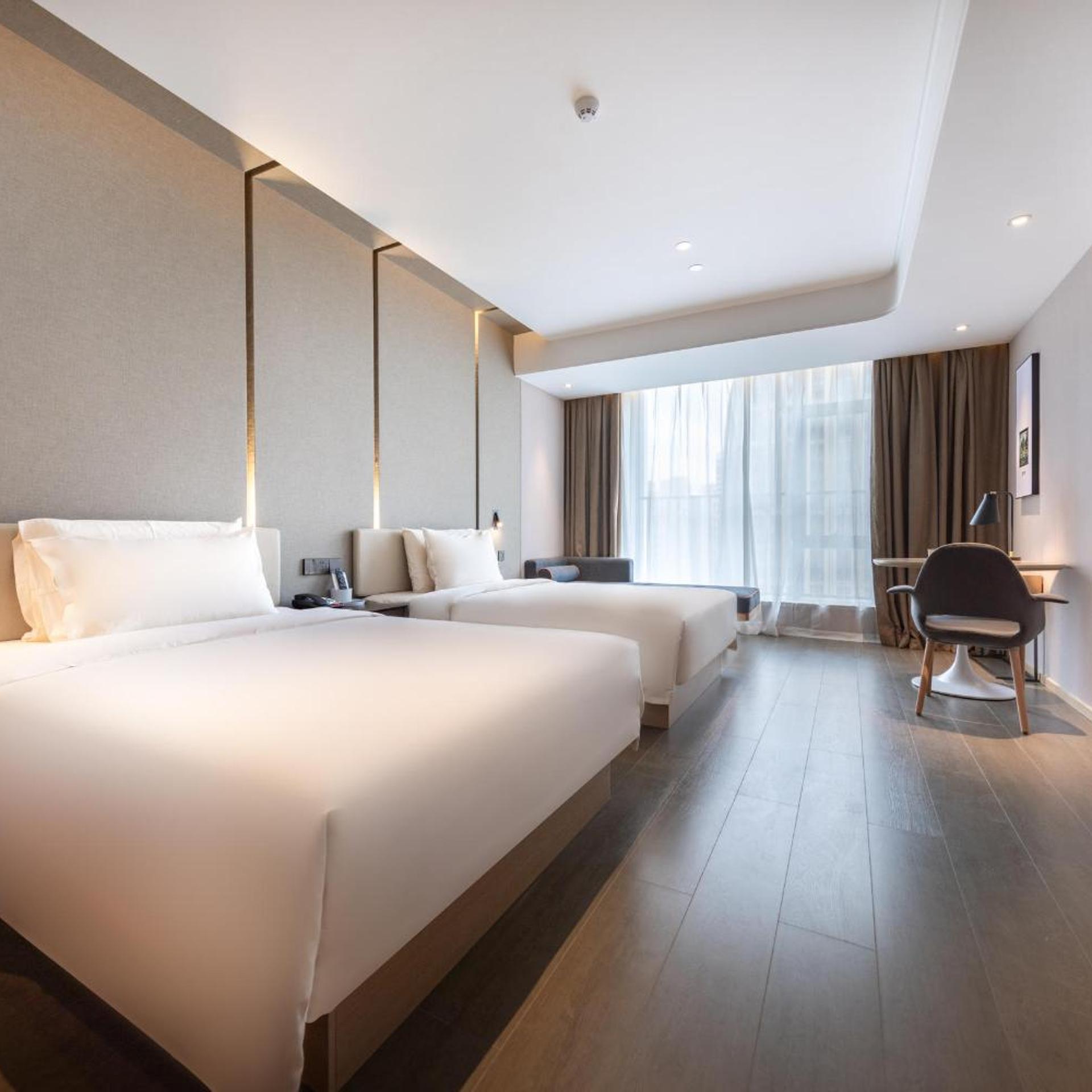 Atour Hotel (Zhongshan North Railway Station, V - PARK plaza) 8/28