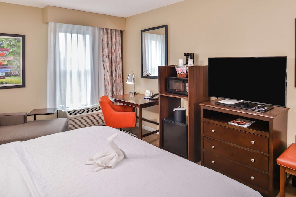 Hampton Inn & Suites Charlotte-Arrowood 10/61