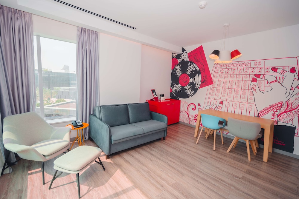Radisson Red Dubai Silicon Oasis 28/50
