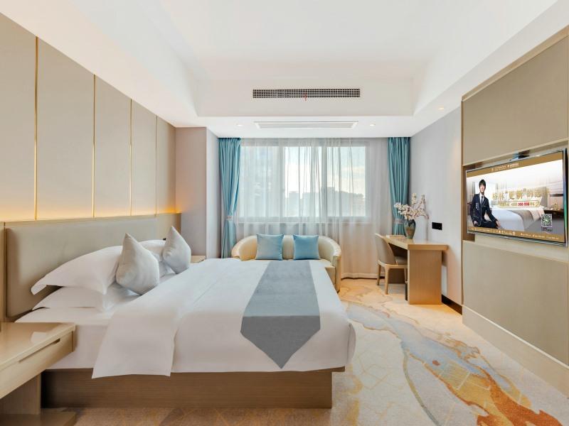 GreenTree Eastern Chizhou Changjiang Middle Road RT-Mart Hotel 7/45