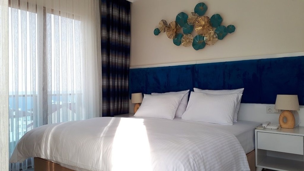 Mavili Suites 9/32