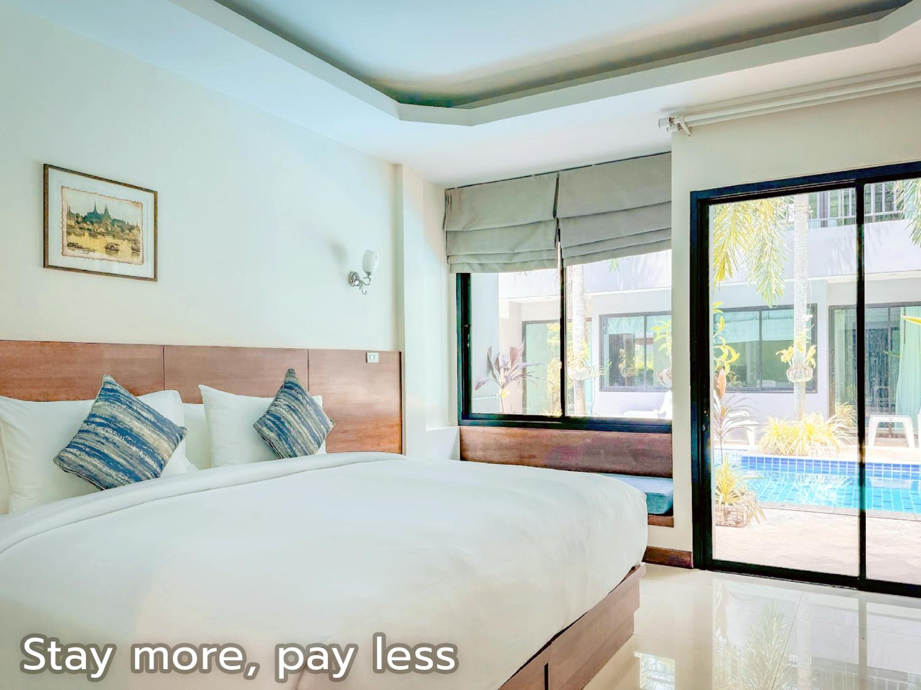 Room, Double or Twin Bed, Pool Access