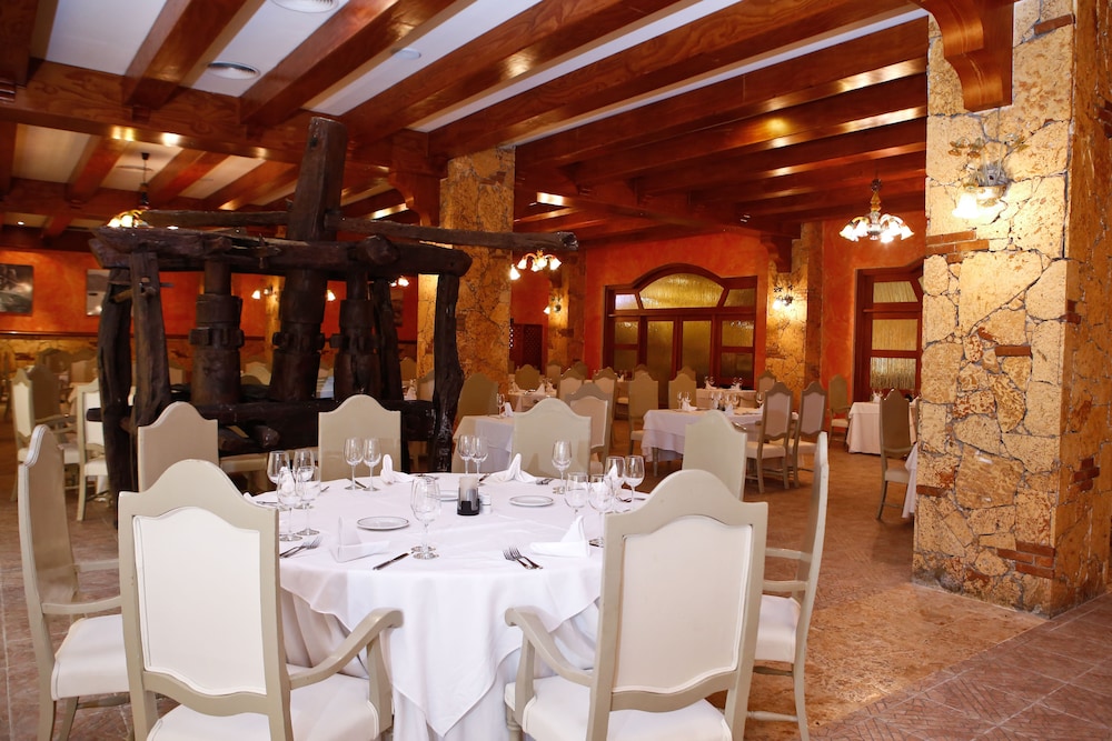 Wyndham Alltra Punta Cana All-Inclusive Resort Hotel 32/50