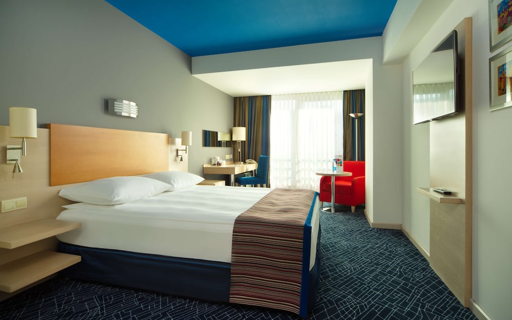 Radisson hotel Baku 24/80