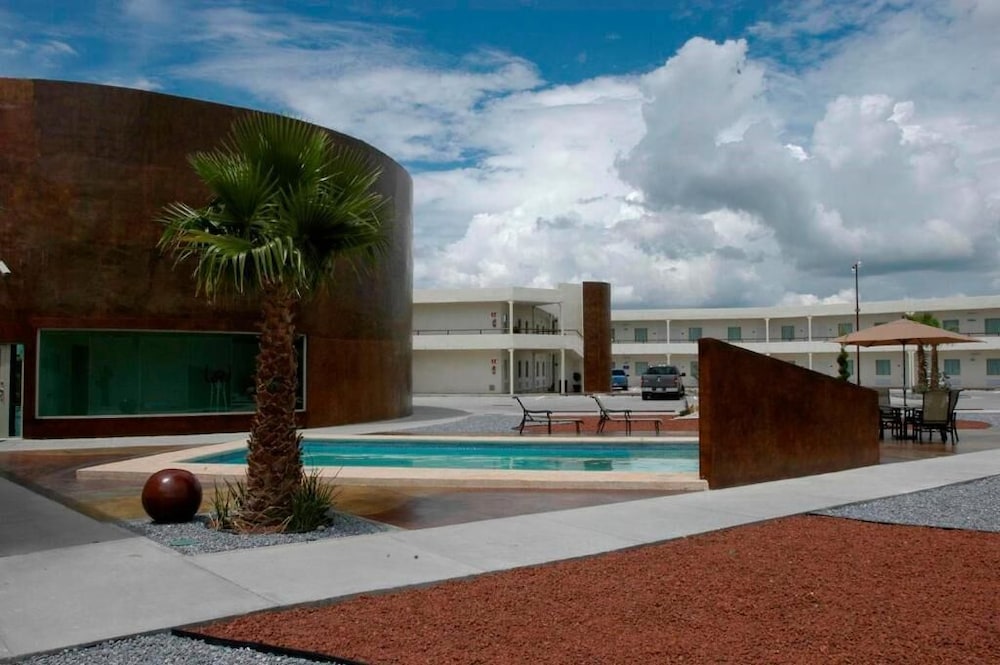 American Inn Hotel Suites Delicias 3/38