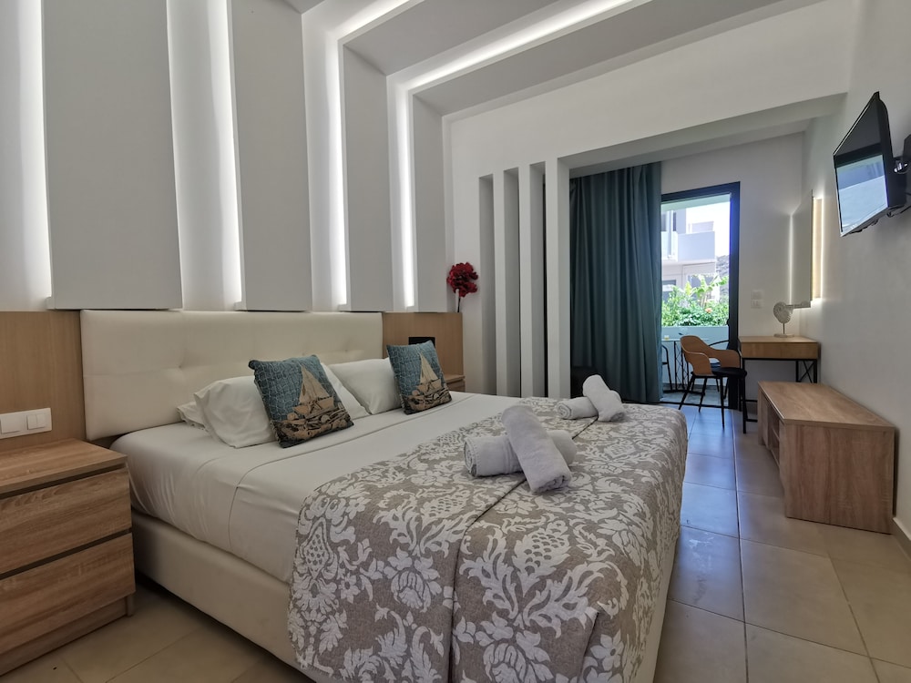 1 BEDROOM, COMFORT, STUDIO, GARDEN VIEW