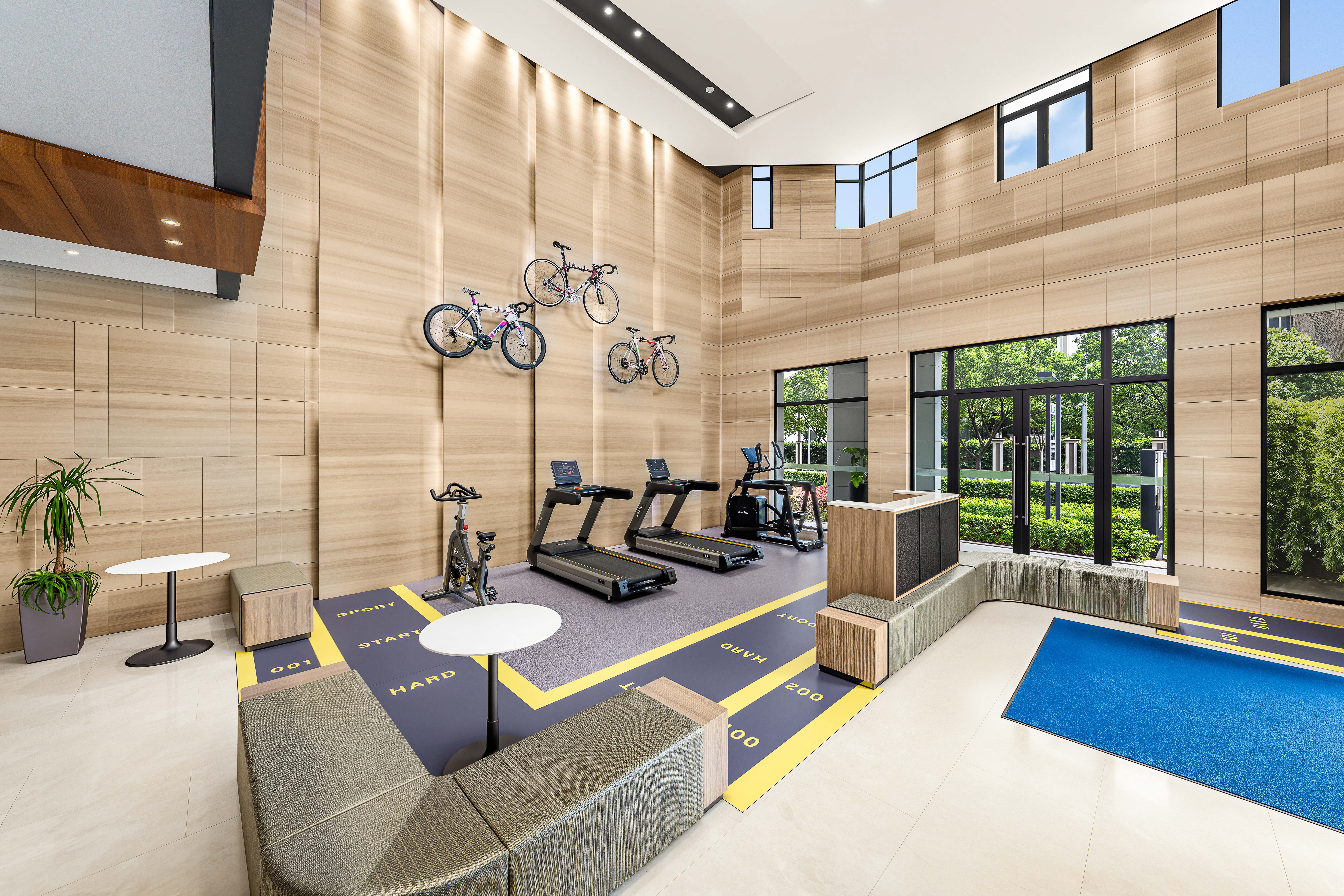 Holiday Inn Express Shanghai Hongqiao NECC 37/50