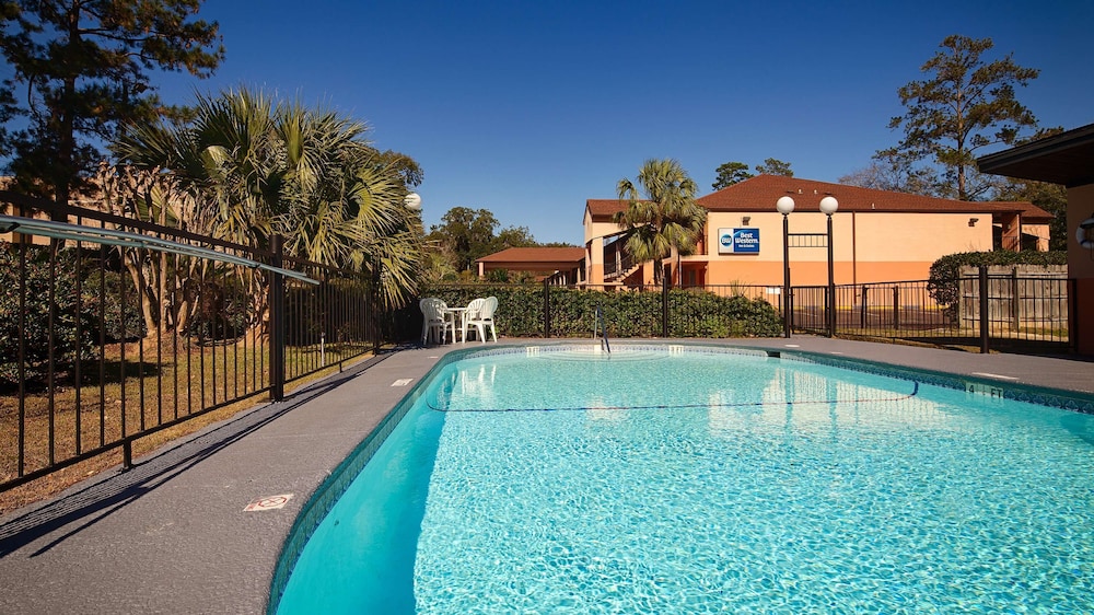 Best Western Tallahassee-Downtown Inn & Suites 1/28