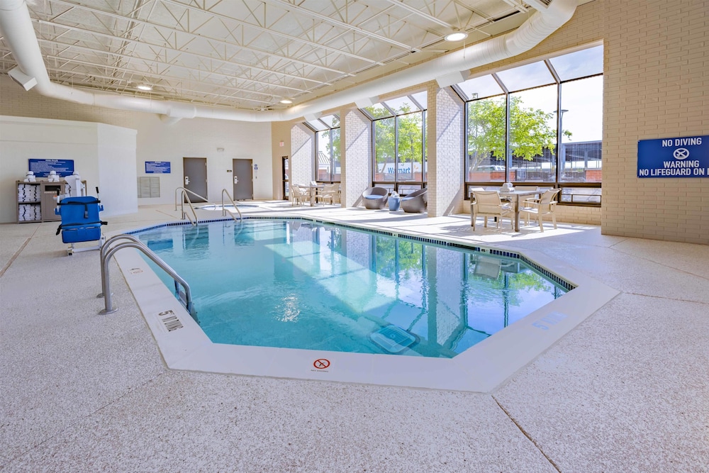 Drury Inn and Suites St Louis Airport 27/49