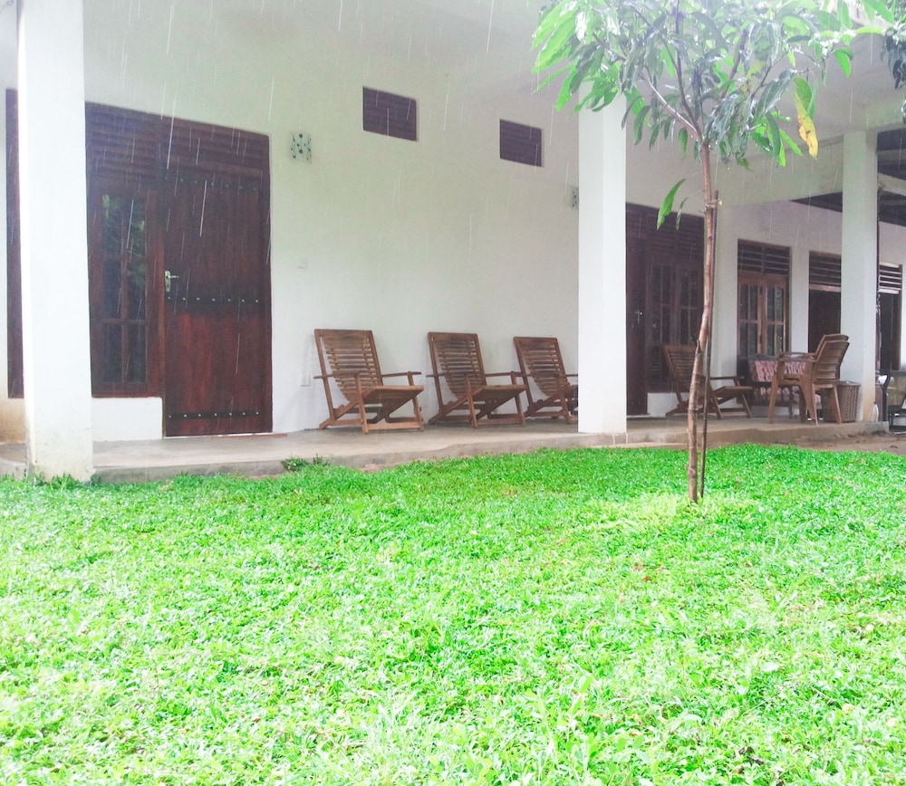 Jayaru Guest House 28/36