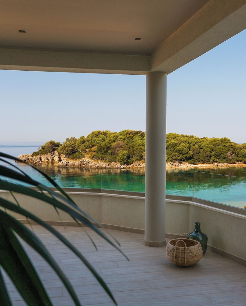 Prima Vista Beachfront Boutique Hotel 23/60