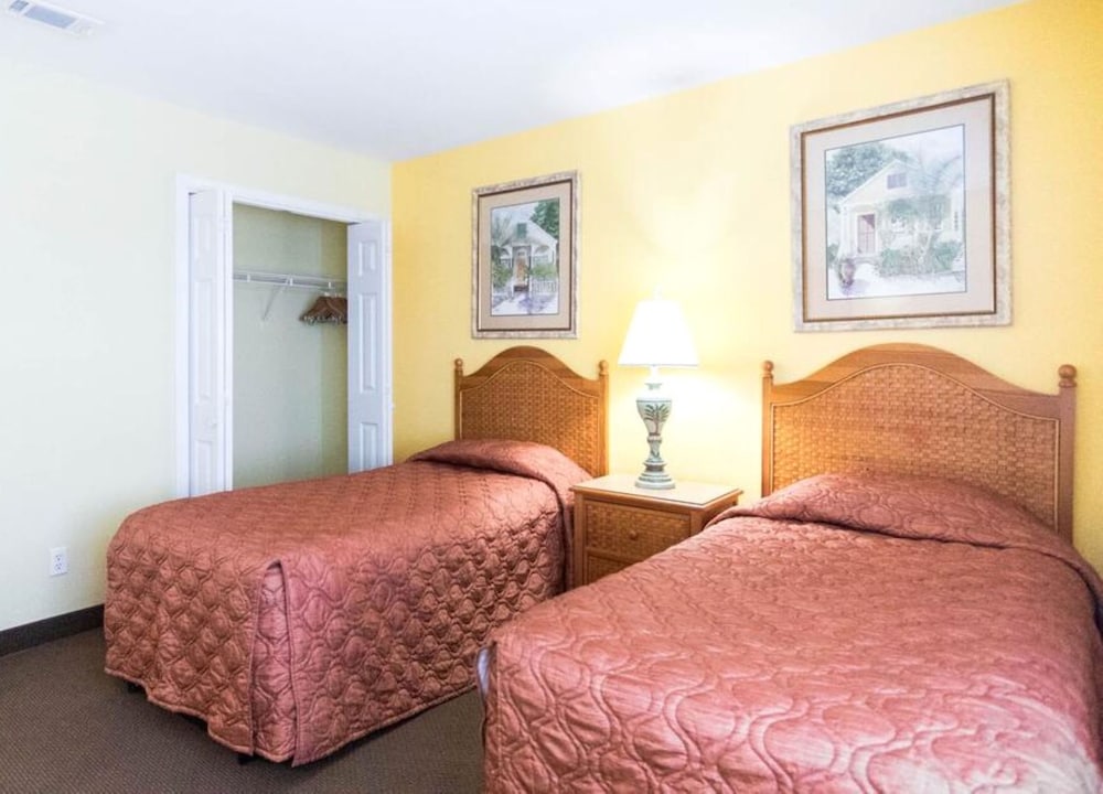 Soundside Holiday Beach Resort 59/64