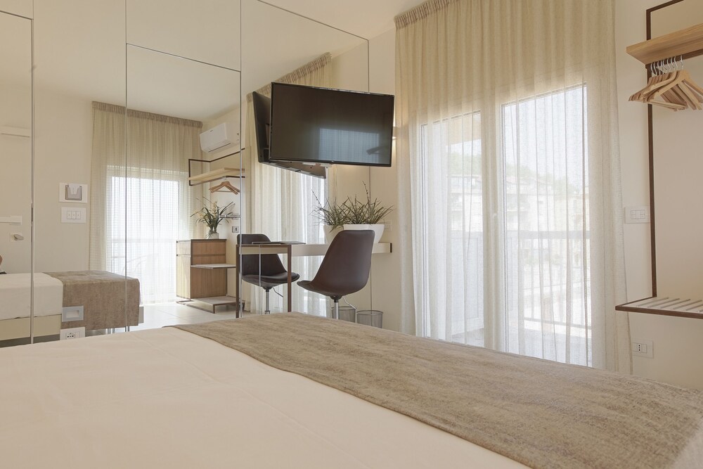Hedoné Design Experience B&B 35/50