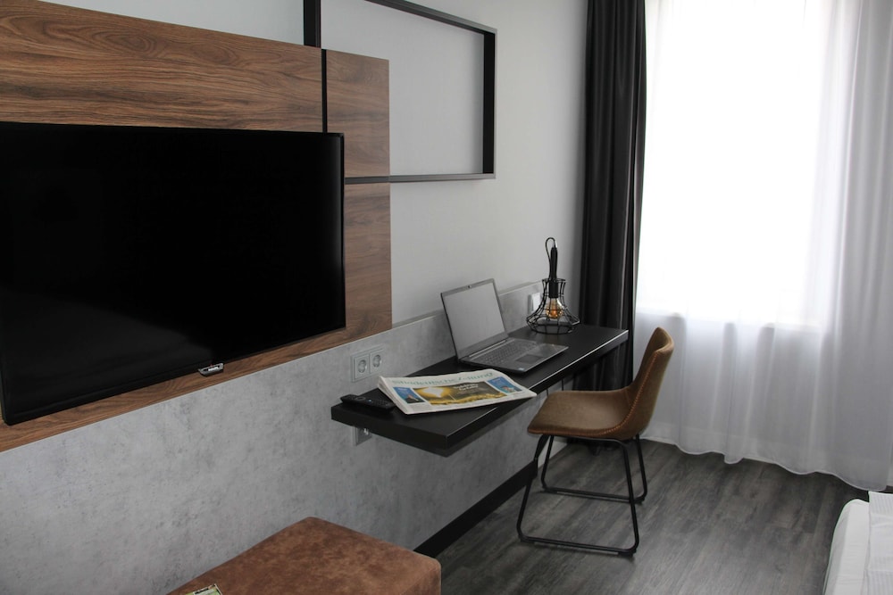 Scotty + Paul Hotel Deggendorf 41/50