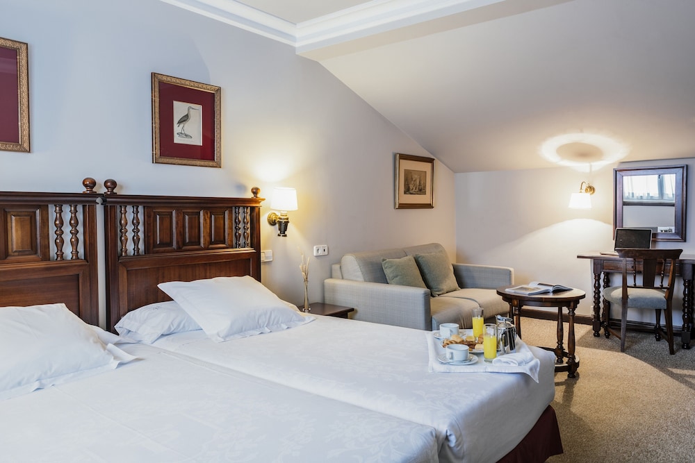 PARADOR DE FERROL 4/40