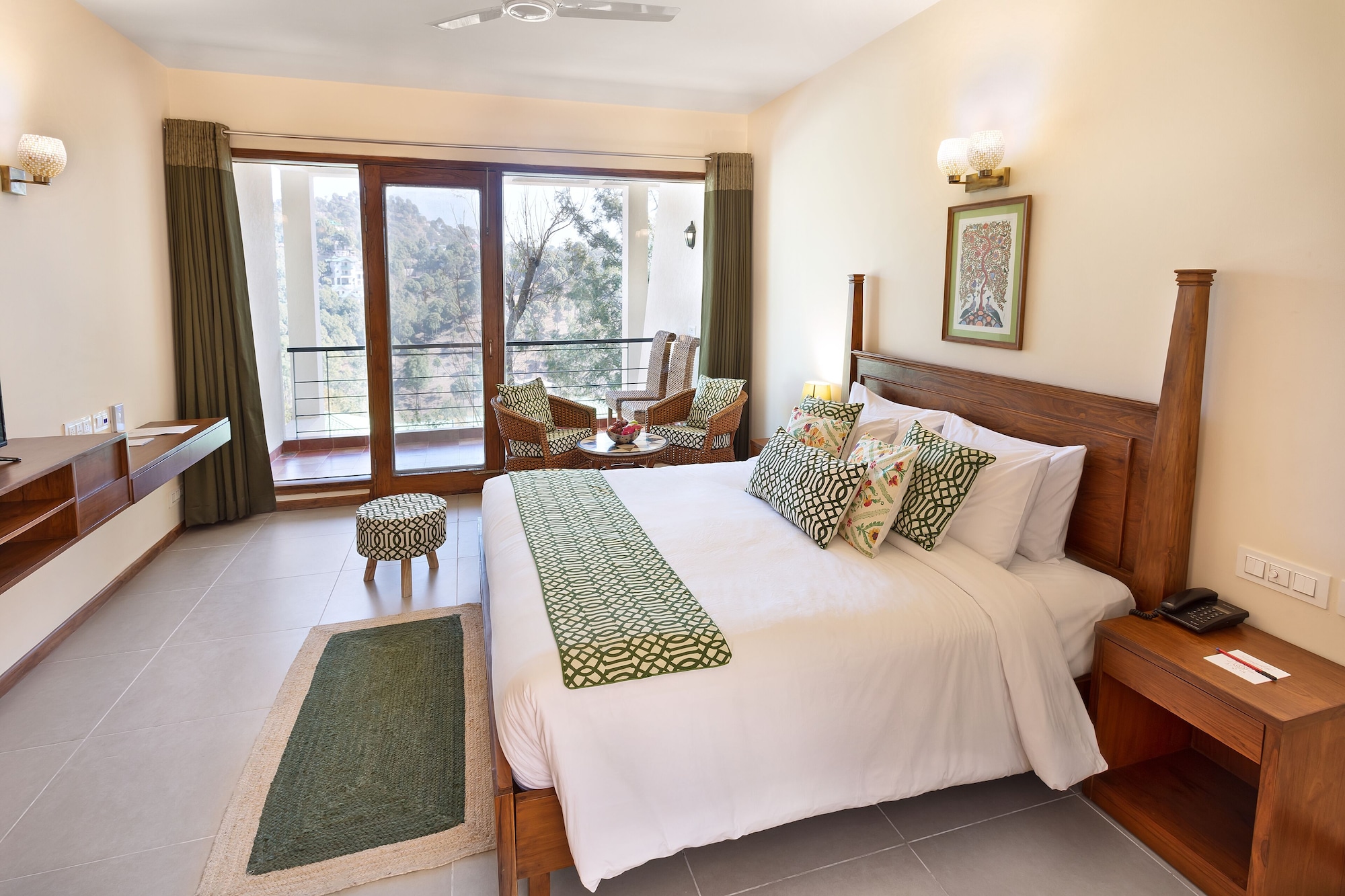 Deluxe, King Bed, Hill View