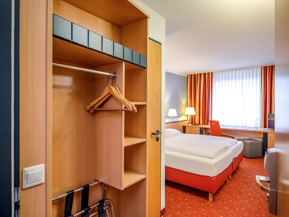 Mercure Hotel Duesseldorf Ratingen 10/66