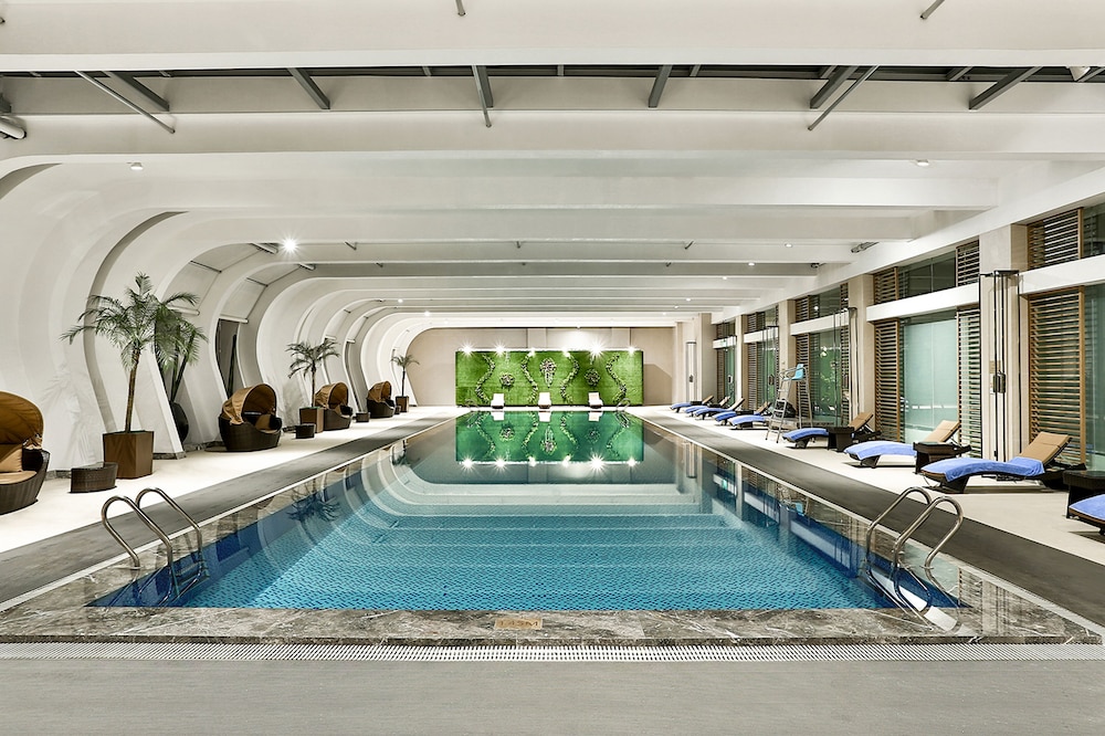 swimming pool spa