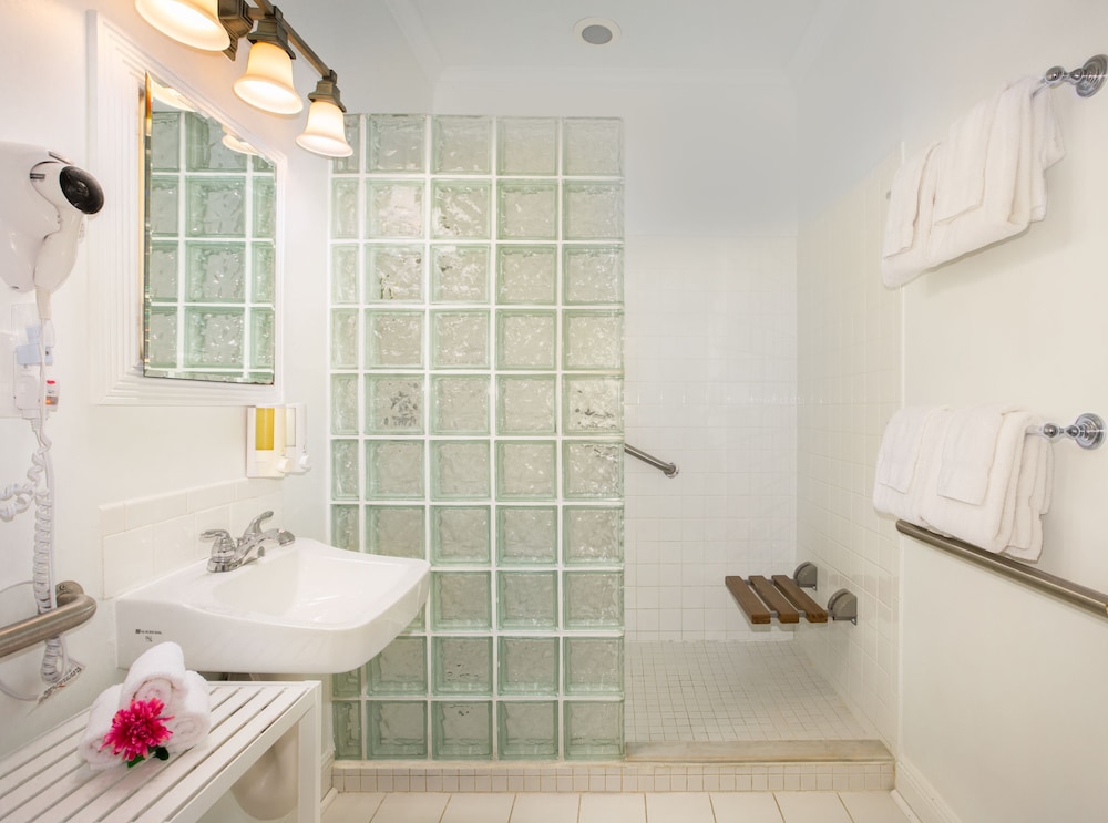 The Southernmost Inn - Adult Only 33/60