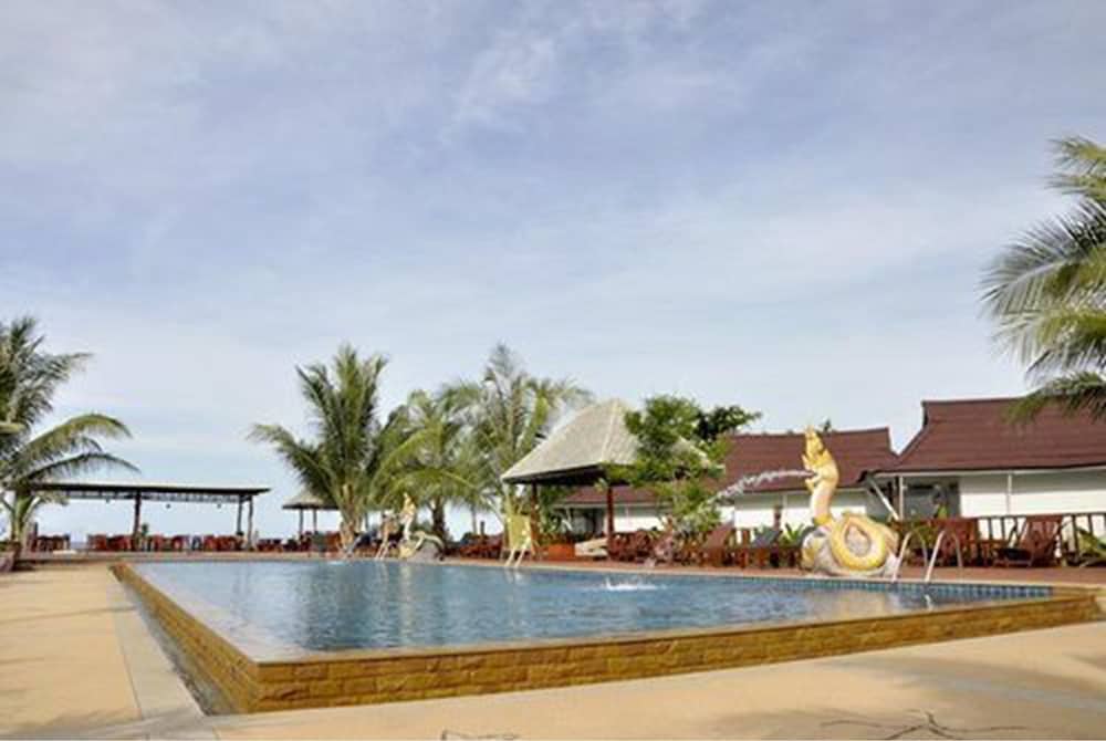 Nakara Long Beach Resort 40/50