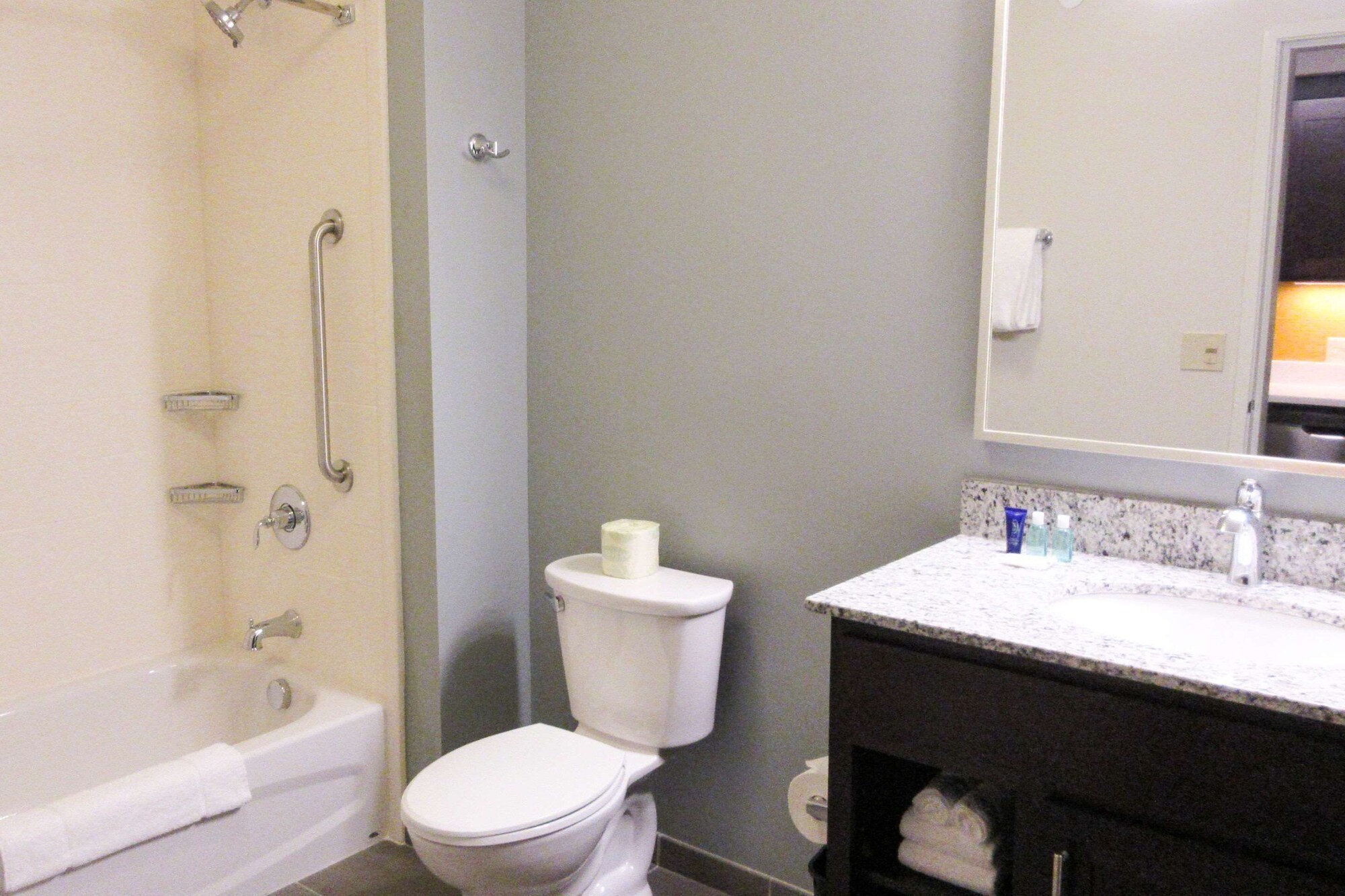 Efficiency, Suite, 2 Queen Beds، MainStay Suites Spokane Airport 5/5