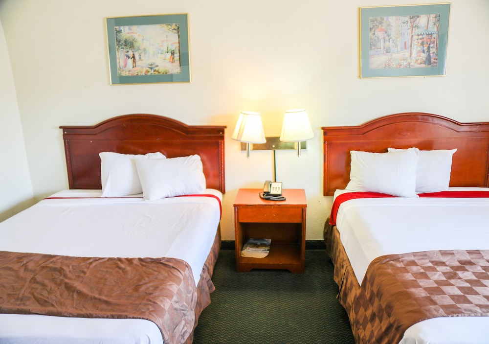 Budget Inn Phoenix 16/56