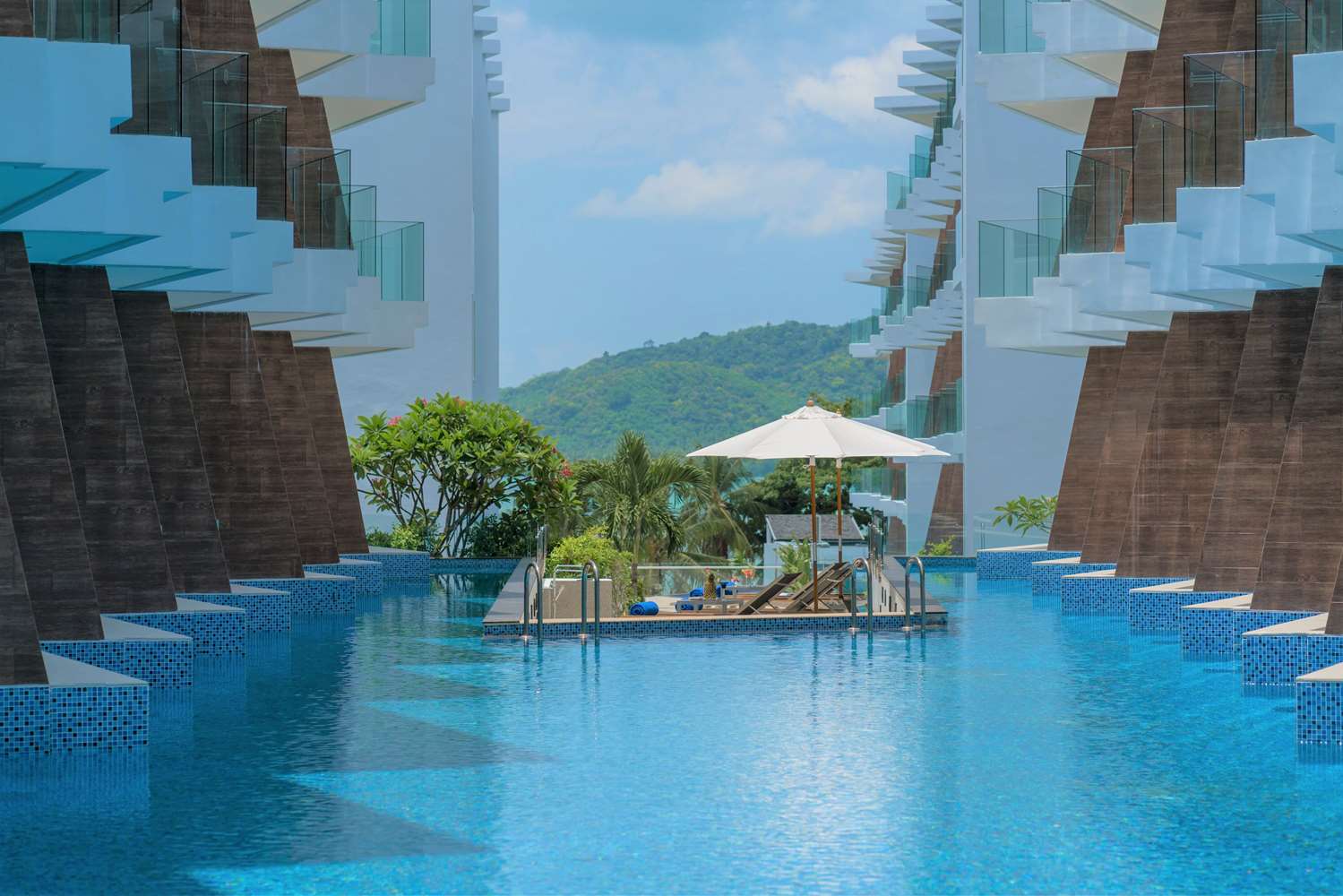 The Beachfront Hotel Phuket 19/19