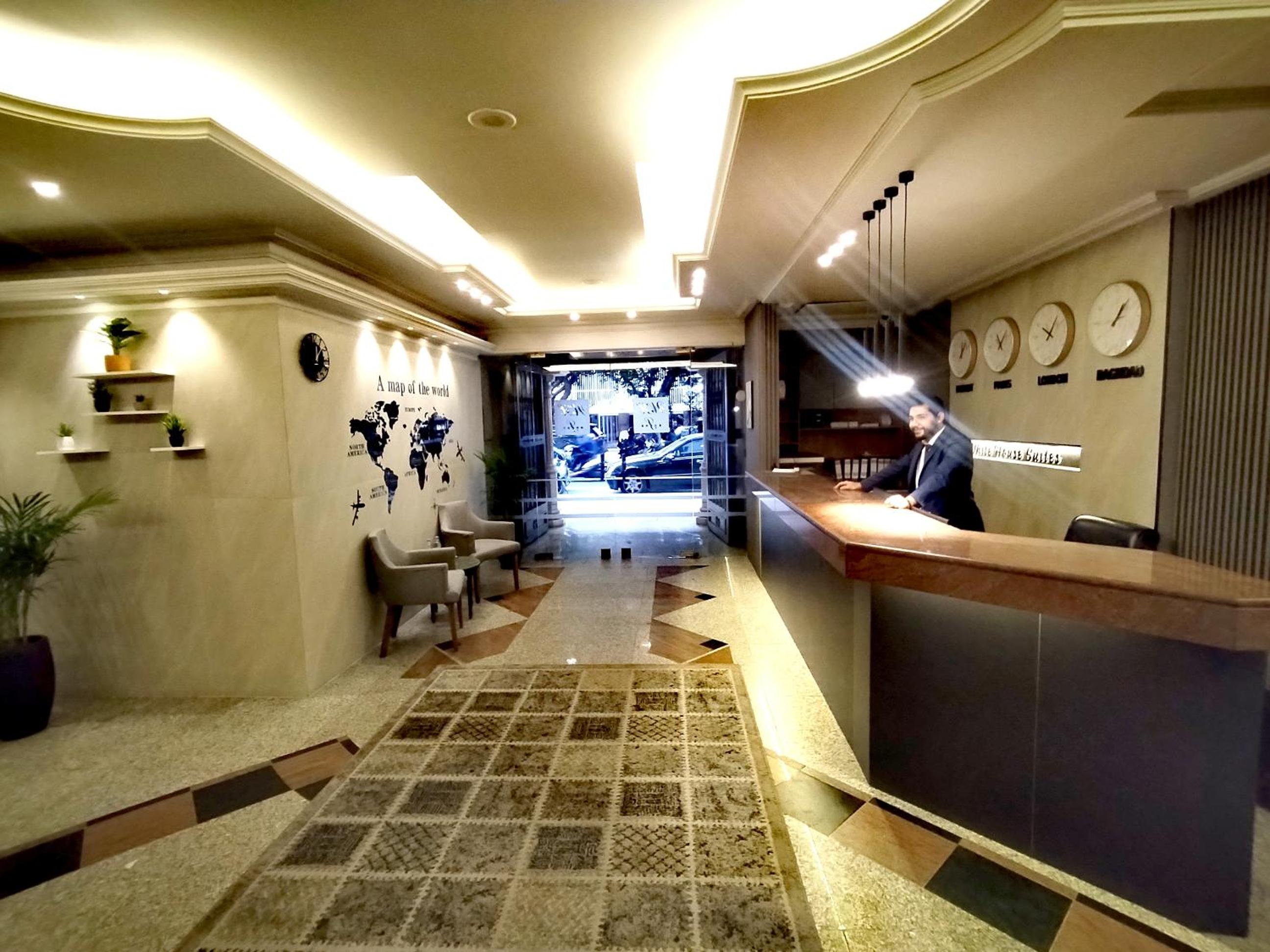 White House Suites photo3