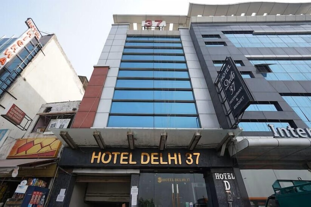 AIRPORT HOTEL DELHI 37 1/64